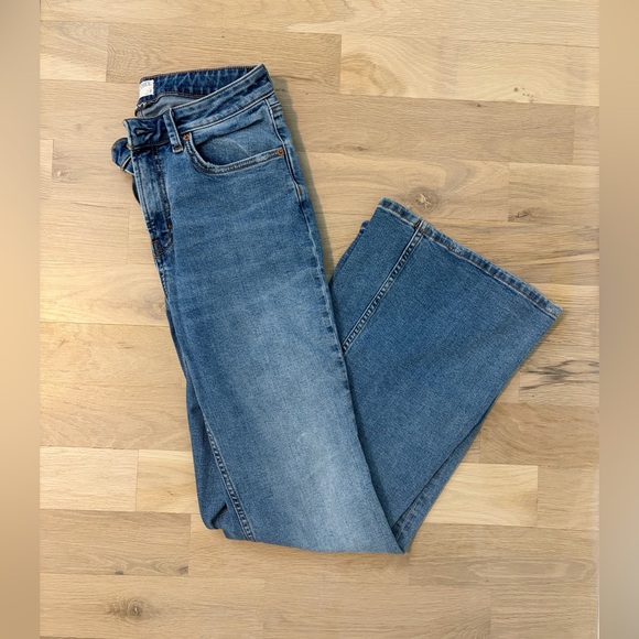 We The Free Denim - Free People We The Free CRVY Flare Jeans Size 29 Medium Wash Denim
